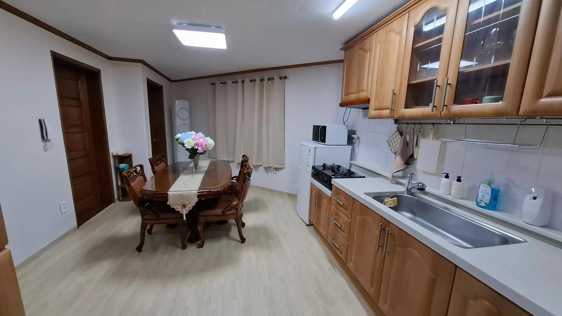 Apartment In Exciting Itaewon #15 Сеул 0*,  Южная Корея